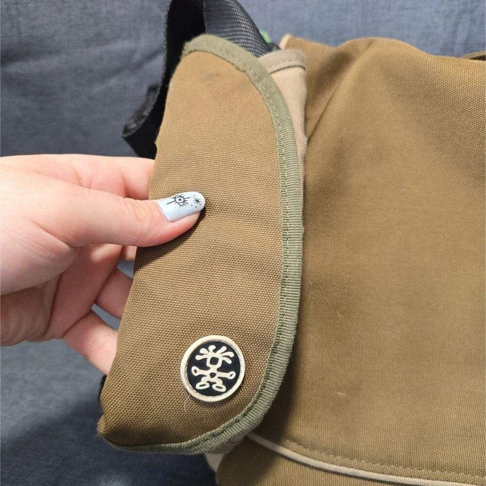Crumpler Seven Million Dollar Home Camera Shoulder Bag Padded Green Military Y2K